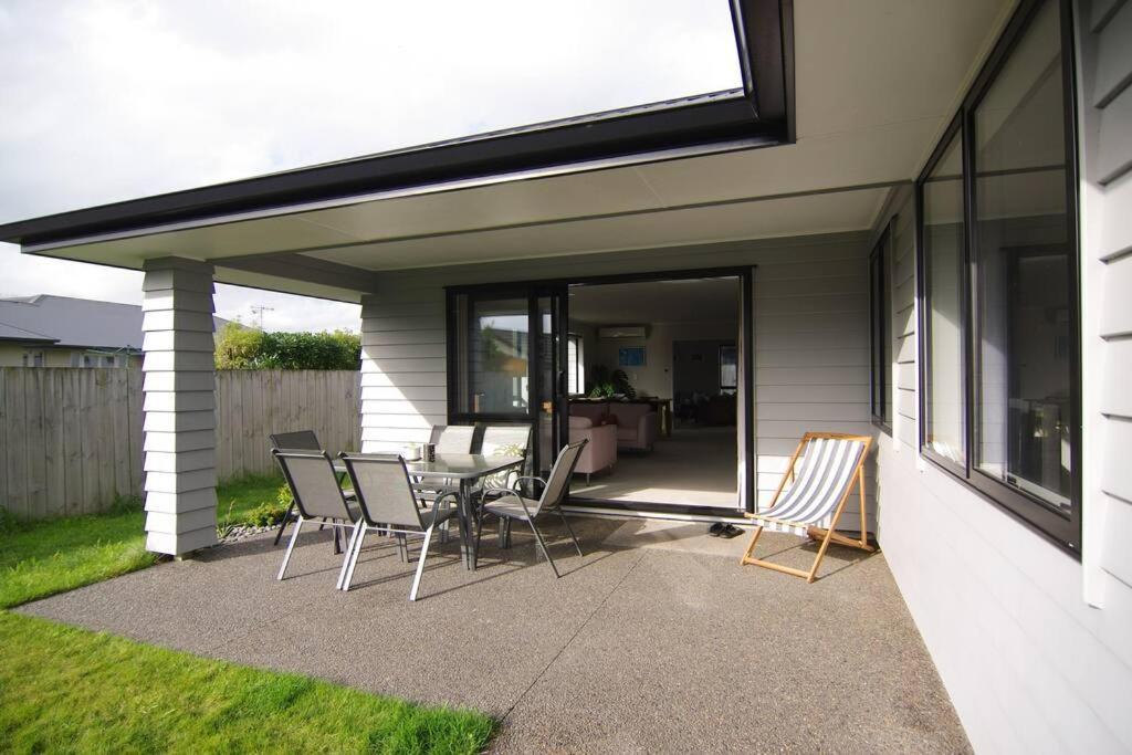 House In Hamilton Vila Exterior foto